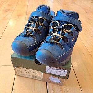 KEEN Kids Blue Closed-Toe Hiking Shoes